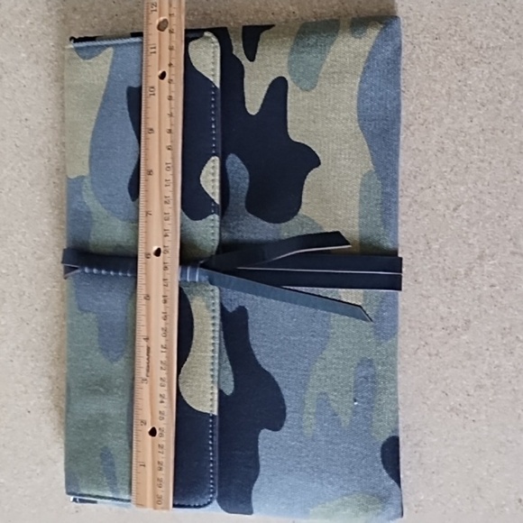 Stella And Dot Fabric Camo Clutch - Picture 6 of 7